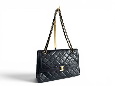 CHANEL Lambskin Quilted Medium Double Flap Tasche