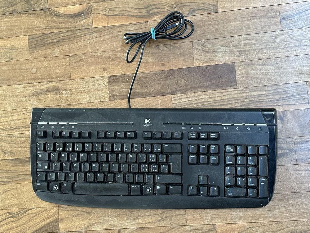 Logitech Internet Pro 967450-0403 Black Wired Keyboard