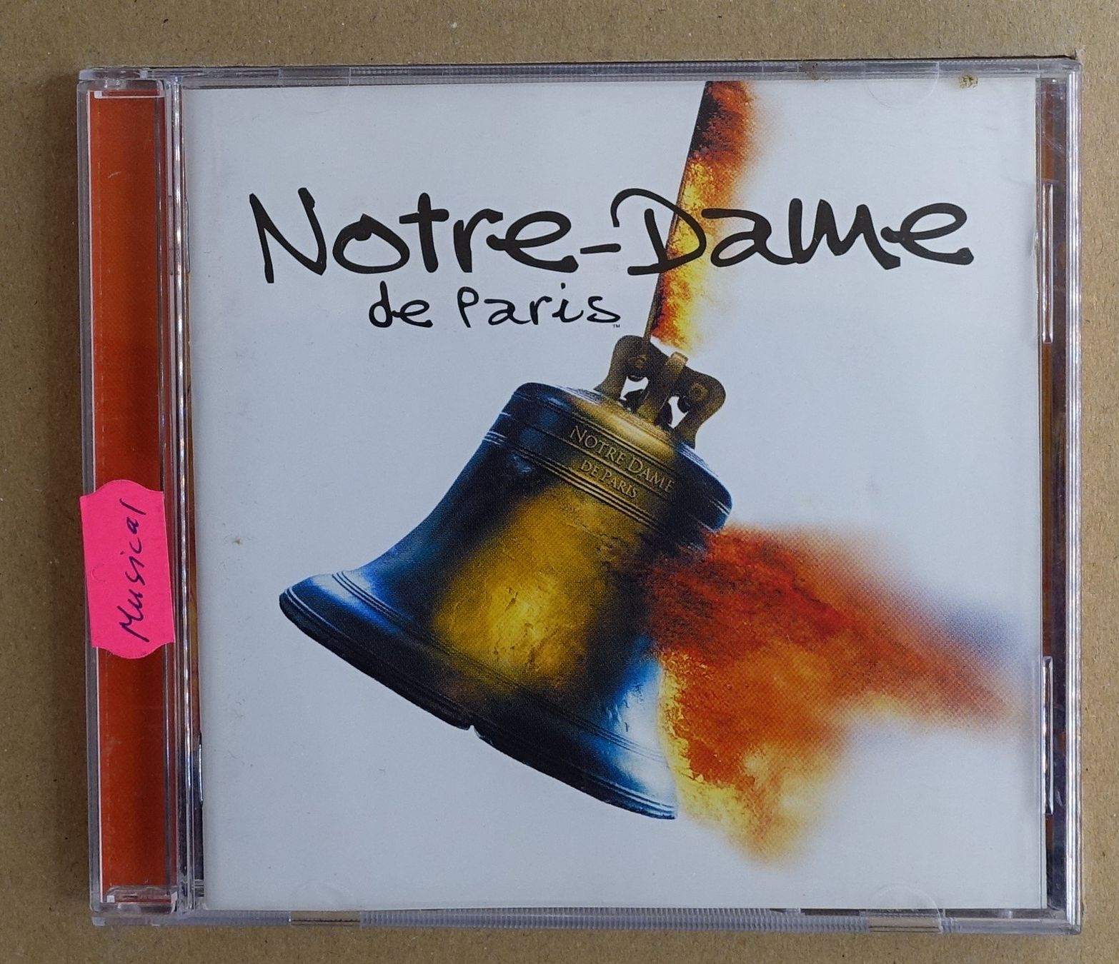 CD: Notre-Dame De Paris - D15 – Usato da Sessa venduto da discoverymedia