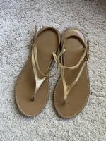 Sandales dorées Zara en cuir taille 38