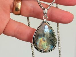 Collier pendentif labradorite pierre forme goutte
