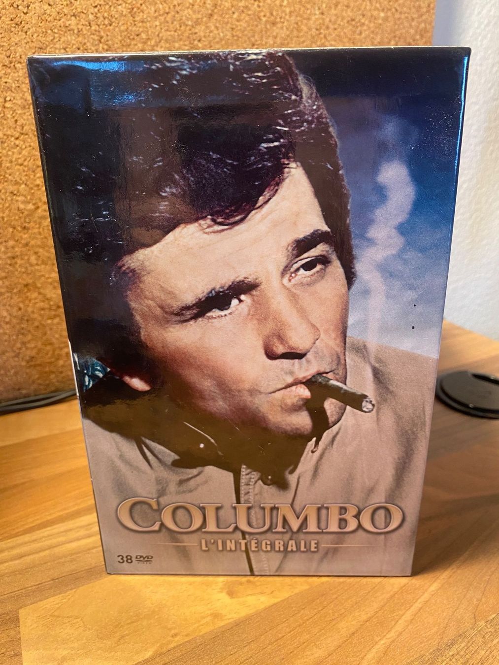 Tous les DVDs: Coffret DVD de la série 'Columbo' – Neuf avec emballage d'origine à St-Prex par Okoala 2
