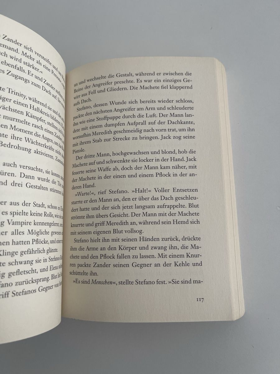 Libri: Dunkle Ewigkeit von Lisa J. Smith – Usato da Neuenegg venduto da aba_g85b 1