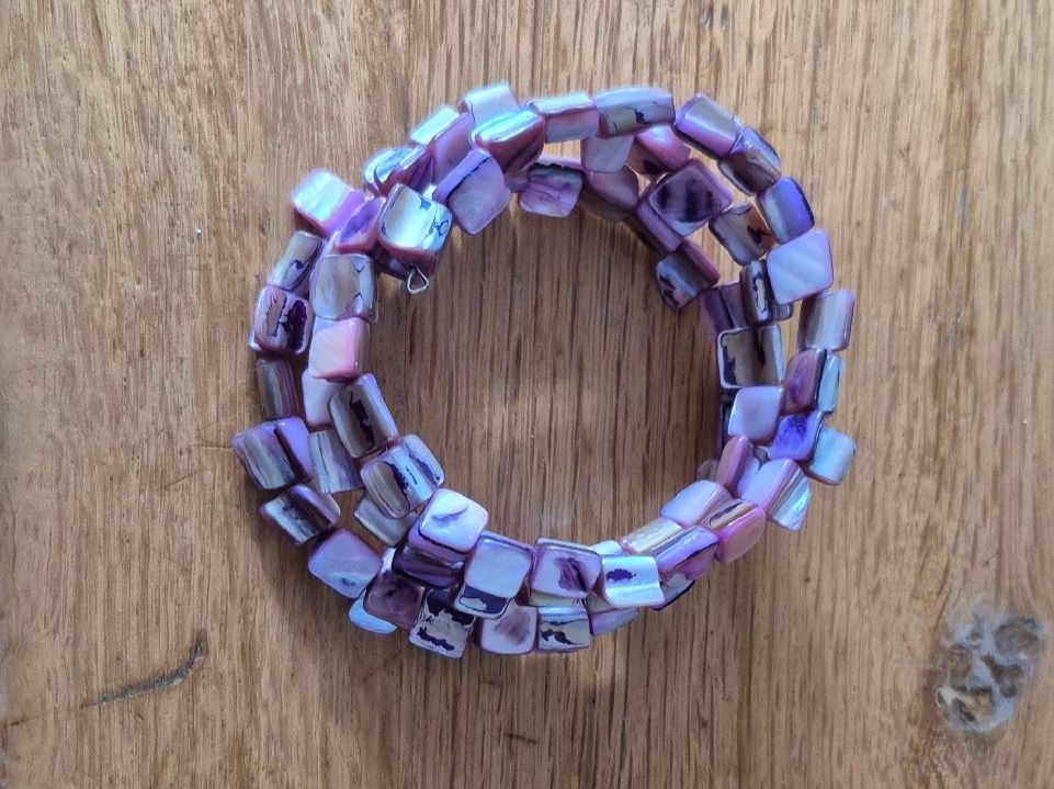 Armbänder & -reifen: MODESCHMUCK, Spezieller Armreif mit Muschelperlen – Gebraucht aus Nottwil von echtMOMO 3