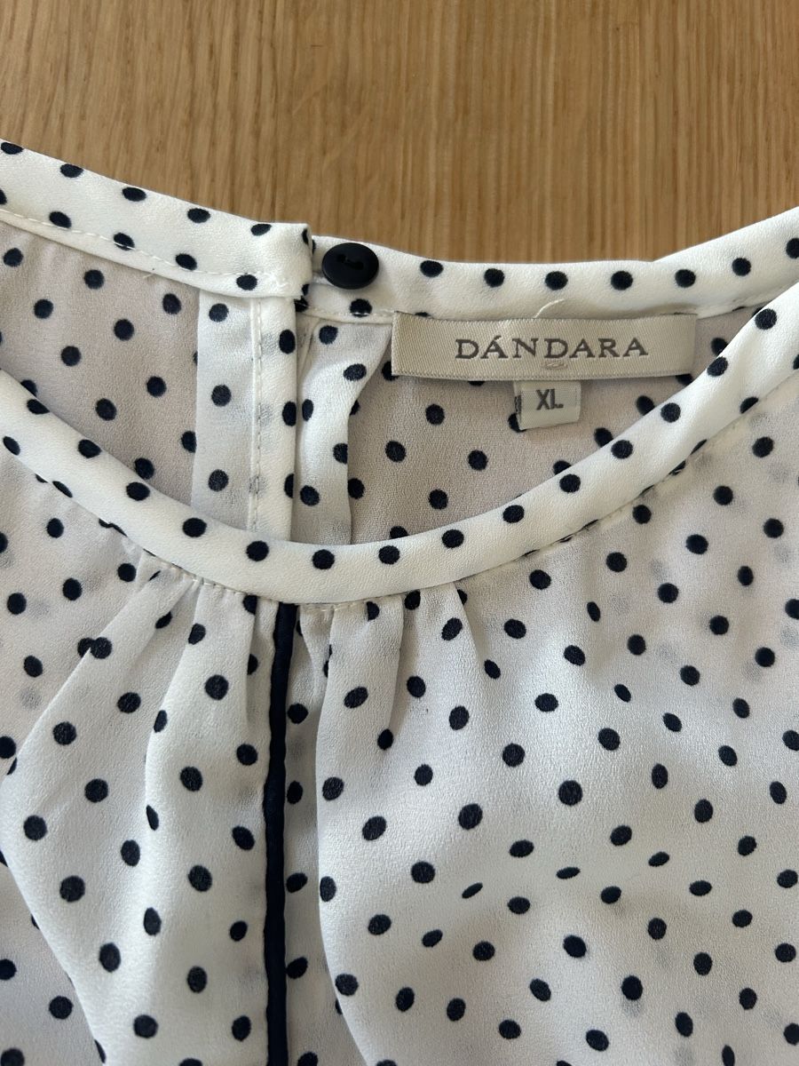 Tops: Blouse à petits pois  – D'occasion à Daillens par guisepa 2