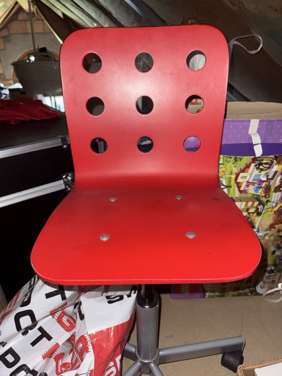 Ikea Sedie: Roter Kinderdrehstuhl – Usato da Goldach venduto da lara.637281