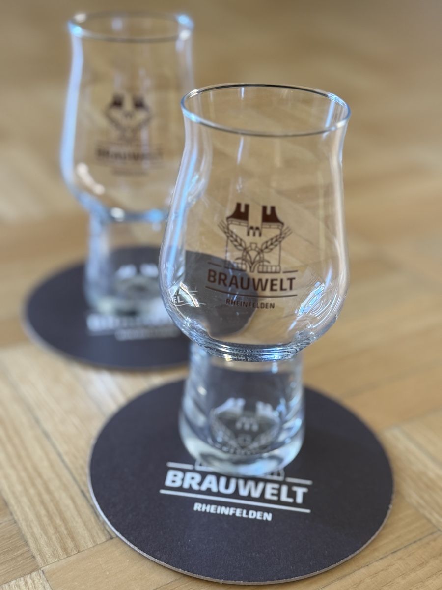 Bicchieri: Bierglas FELDSCHLÖSSCHEN NEU (inkl Bierdeckel) – Nuovo (secondo la descrizione) da Winterthur venduto da Montreal63 2