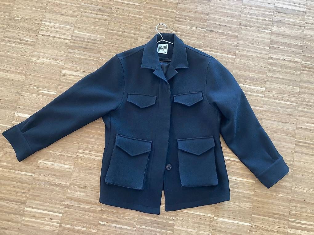 Giacche: Wunderbare Cargo-Jacke von Totême – Usato da Zürich venduto da rundeshaus1