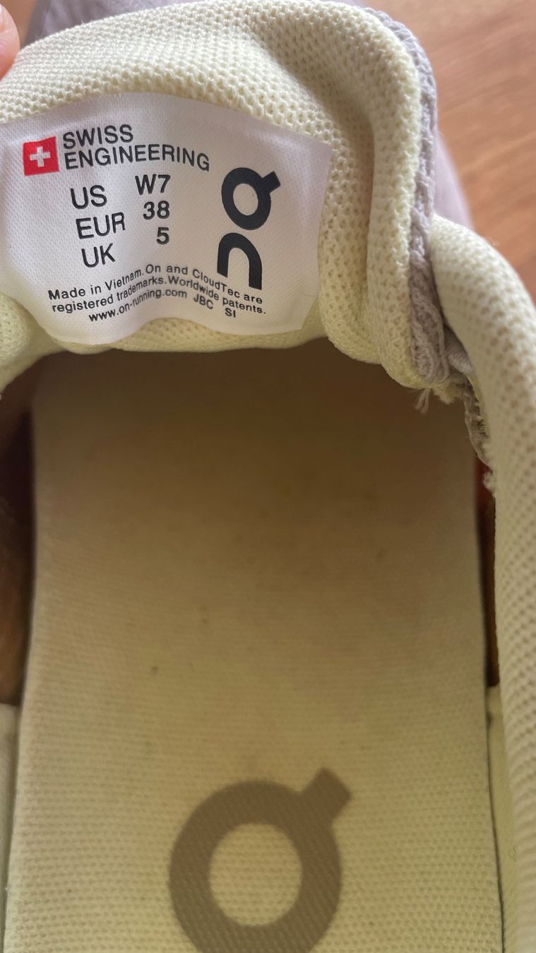 On Scarpe da donna: ON Sneaker, Grösse 38, Top-Zustand – Nuovo (secondo la descrizione) da Eiken venduto da Kermit60 3