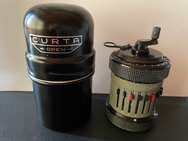Taschenrechner: Curta Typ ll - 532704 - 1965 – Gebraucht aus Zürich von bri_pt8h