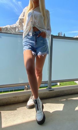Jeans Shorts mit Rissmuster Gr. M