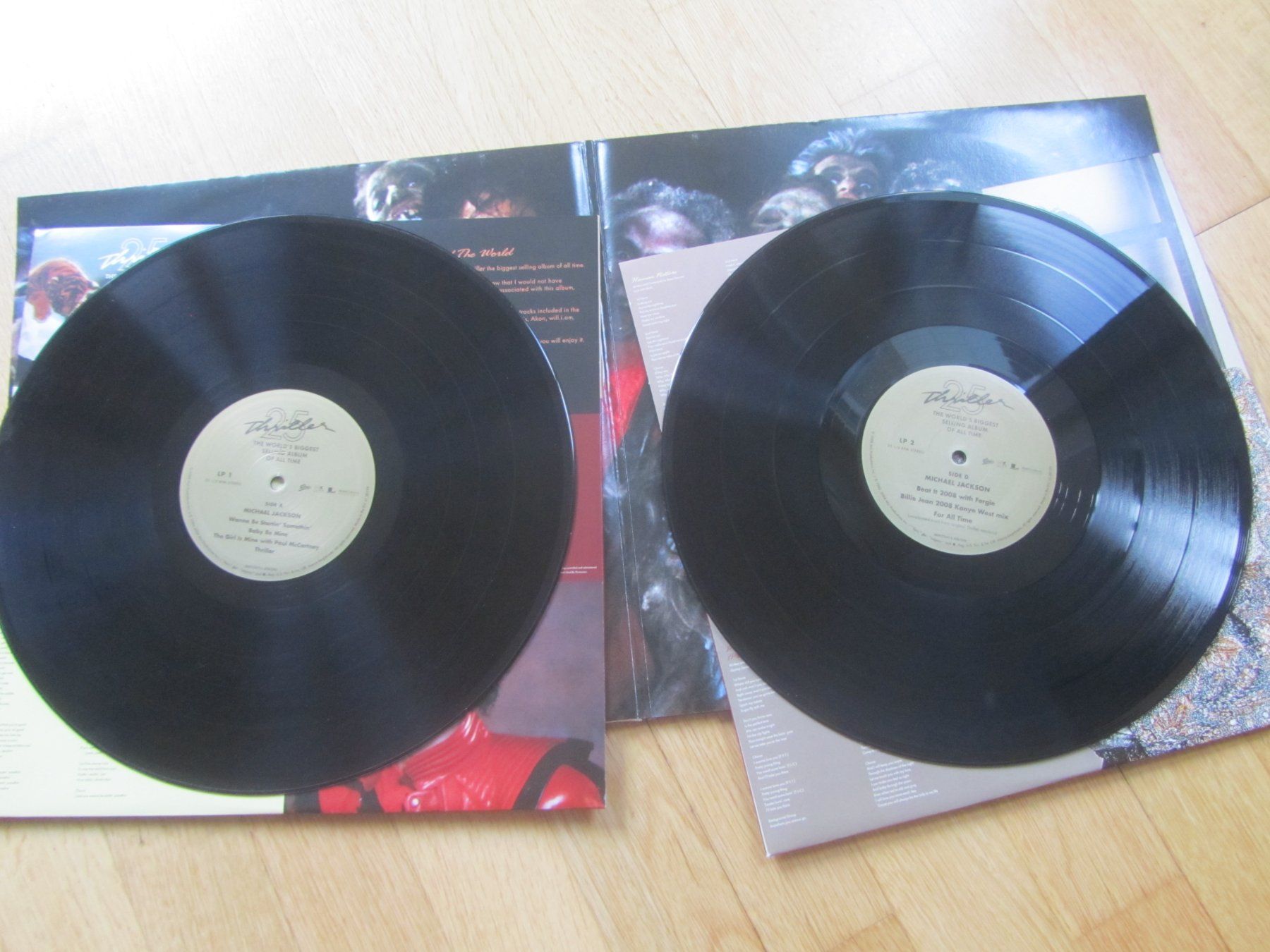 Dischi in vinile: Michael Jackson: Thriller 25    LP, Vinyl,     Top Zustand – Nuovo (secondo la descrizione) da Seengen venduto da mikelele 3