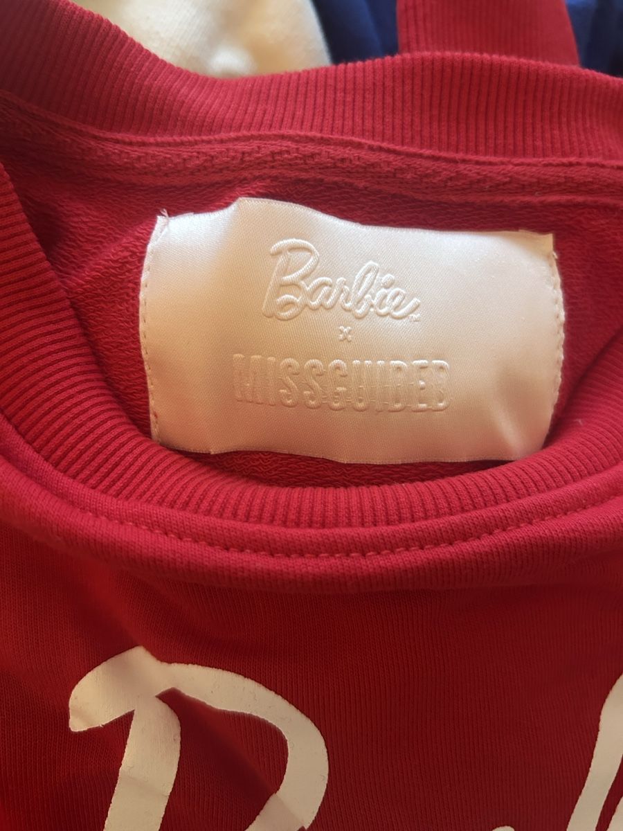 Maglioni & Felpe: Barbie x Missguided Pullover rot – Nuovo (secondo la descrizione) da Brüttisellen venduto da becca2503 1