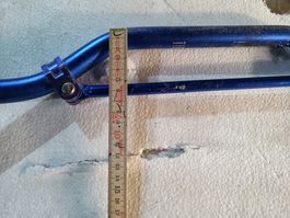 Guidon de moto bleu ajustable