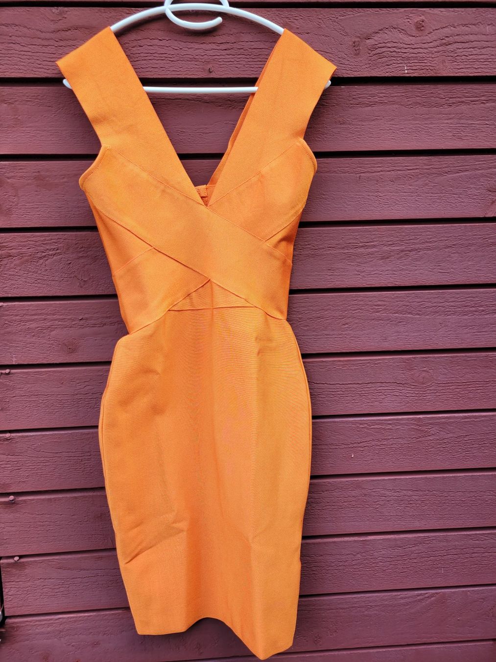 Kleider: Oranges Sommerkleid, Grösse S – Neu (gemäss Beschreibung) aus Richterswil von MANANA_24 2