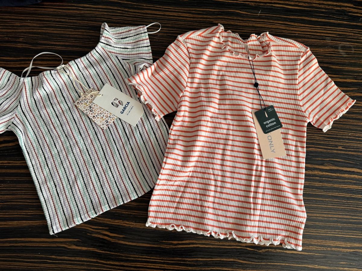 Blouses, T-shirts & Tops: shirts neu 134/140  – Neuf (Voir description) à Seengen par Shiara