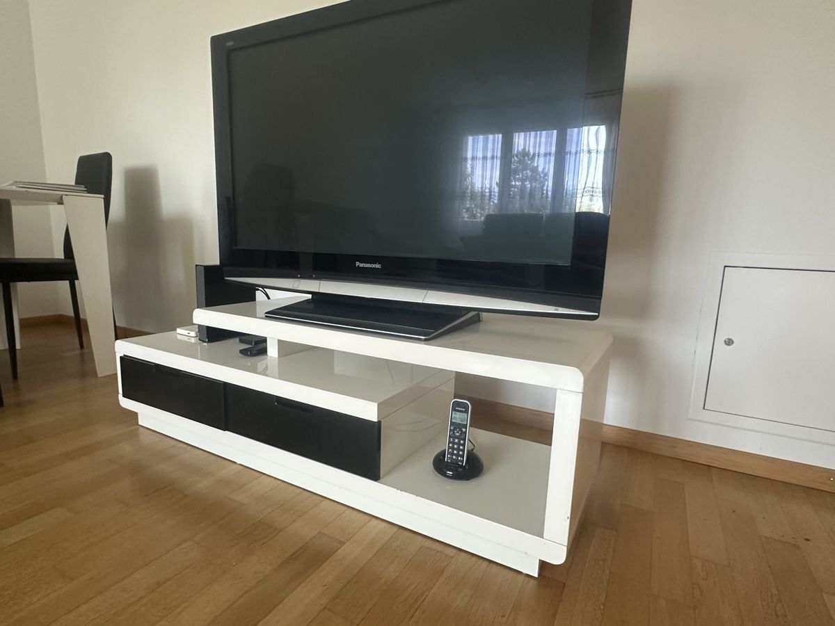 Mobili TV: Fernsehmöbel – Usato da Hägendorf venduto da Nese33 1