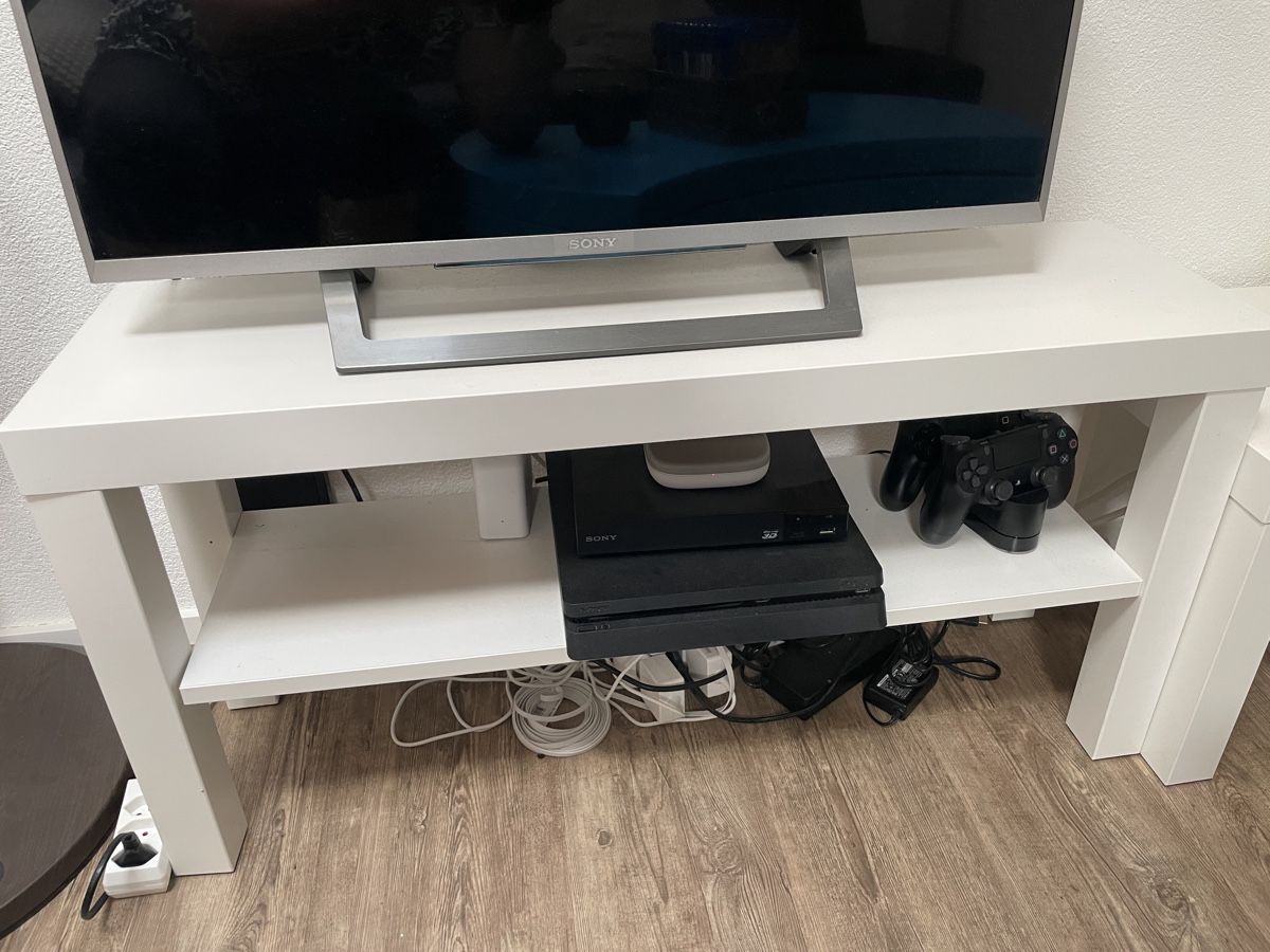 Mobili TV: TV Tisch weiß mit Ablage – Usato da Tägerig venduto da Maike4180