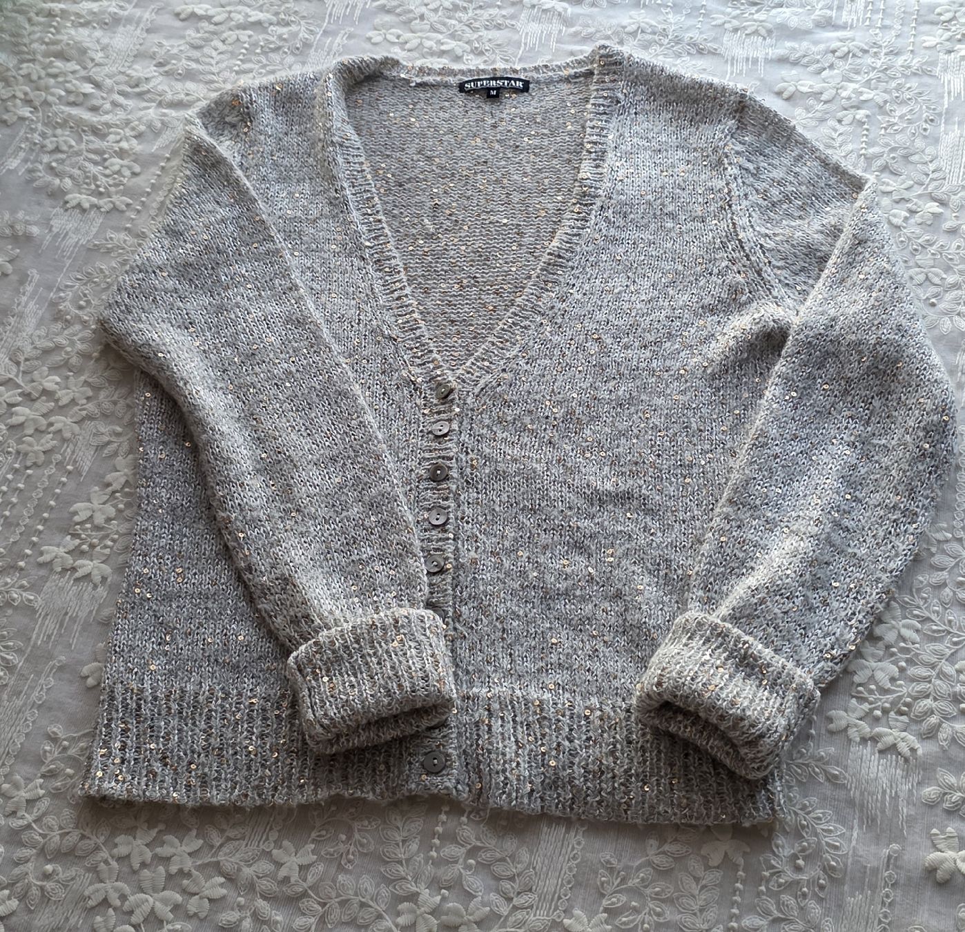 Maglioni & Felpe: Winterlicher Strickjumper mit Pailletten, Grösse M – Usato da Rheinsulz venduto da Gilea 4