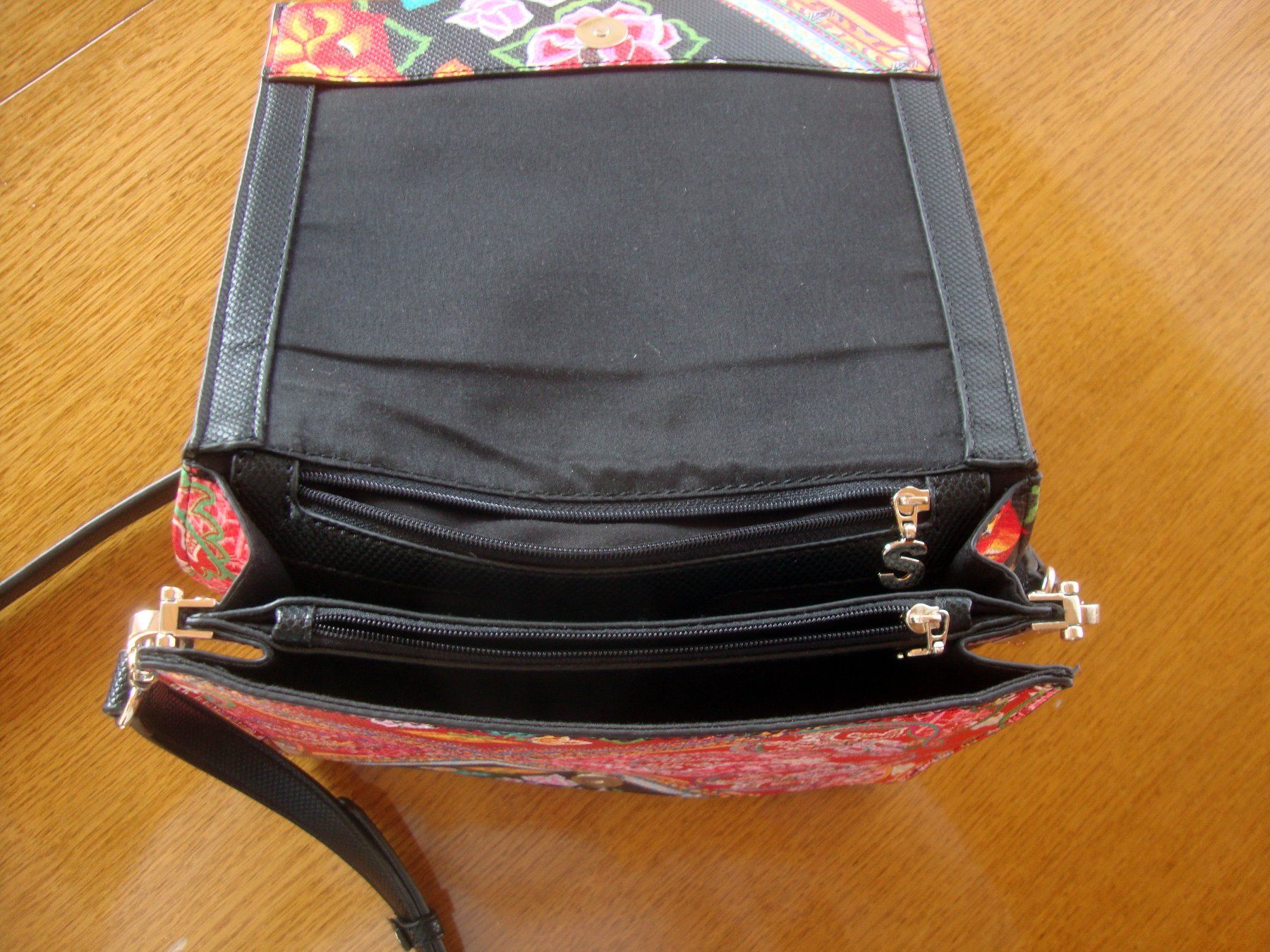 Desigual Borse da donna: Desigual Handtasche neuwertig – Usato da Döttingen venduto da Kubuli1 3