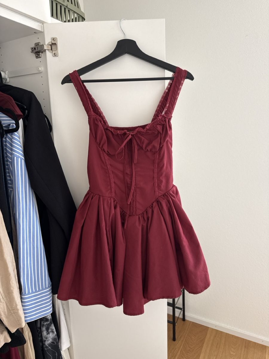 Robes: Dress – D'occasion à Nebikon par Preloved_bykelly 1