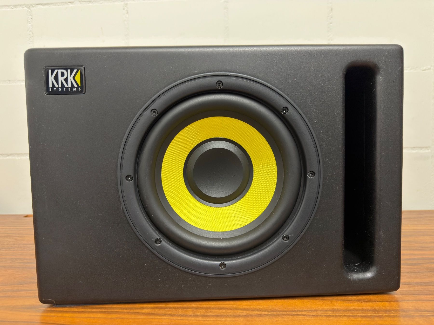 KRK Lautsprecher: KRK S8.4 Subwoofer – Gebraucht aus Luzern von me9_9h8x 2