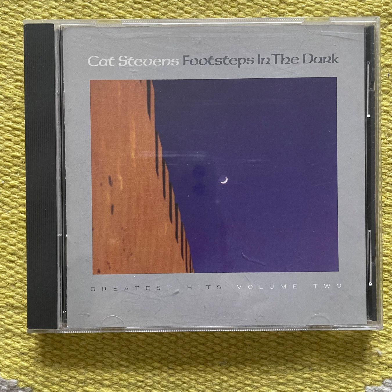 CD: CAT STEVENS-FOOTSTEPS IN THE DARK – Usato da Rorschacherberg venduto da CD-Roli