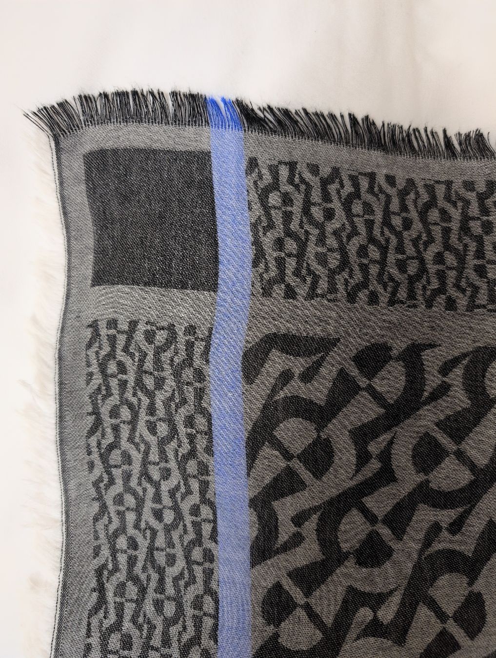 Aigner Foulard & Sciarpe: Aigner Tuch / Unbenutzt – Nuovo (secondo la descrizione) da Zürich venduto da rom_zh 3