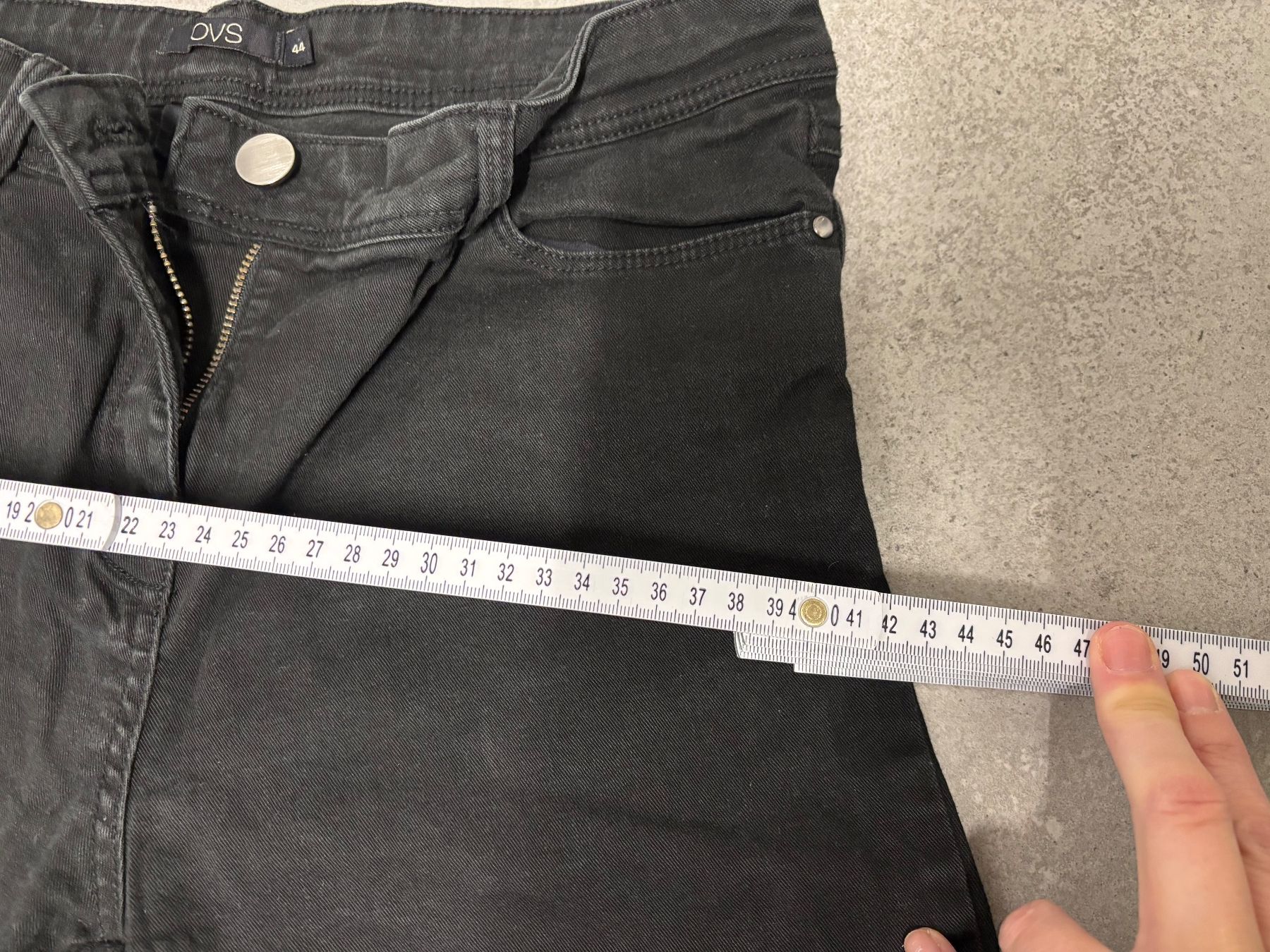 Jeans: Jeans noir léger taille 38 ou M – Usato da Salvenach venduto da gwenwywar 4