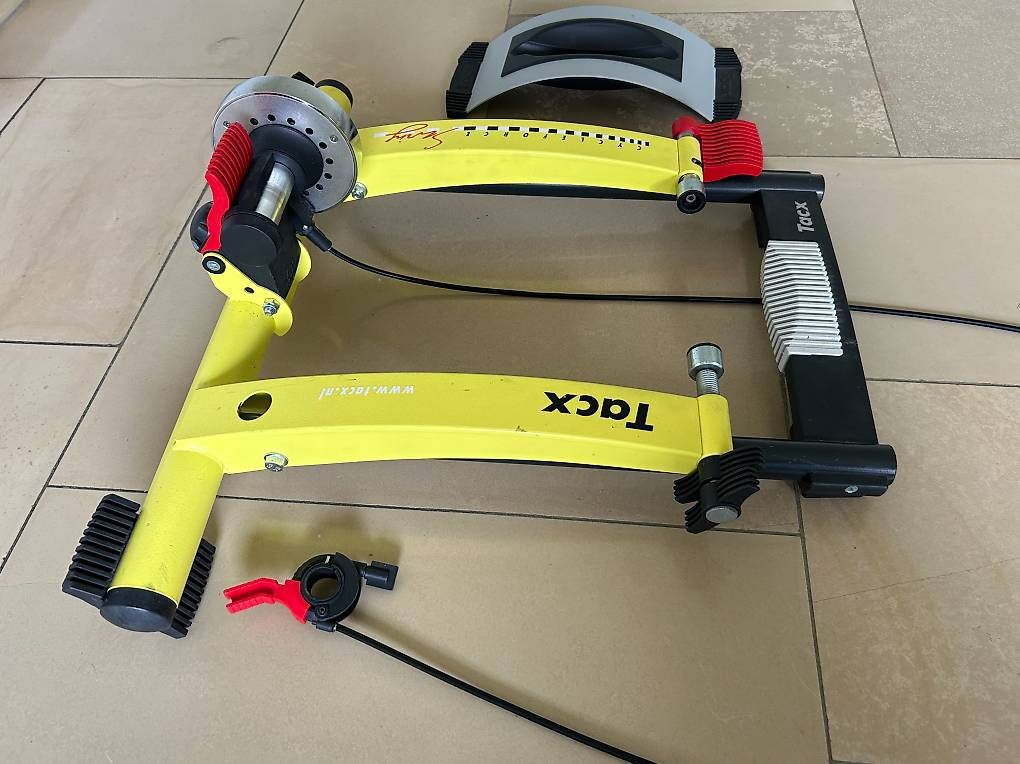 Tacx Hometrainer: Tacx Rollentrainer – Usato da Einsiedeln venduto da Aufraeumer_2026 1
