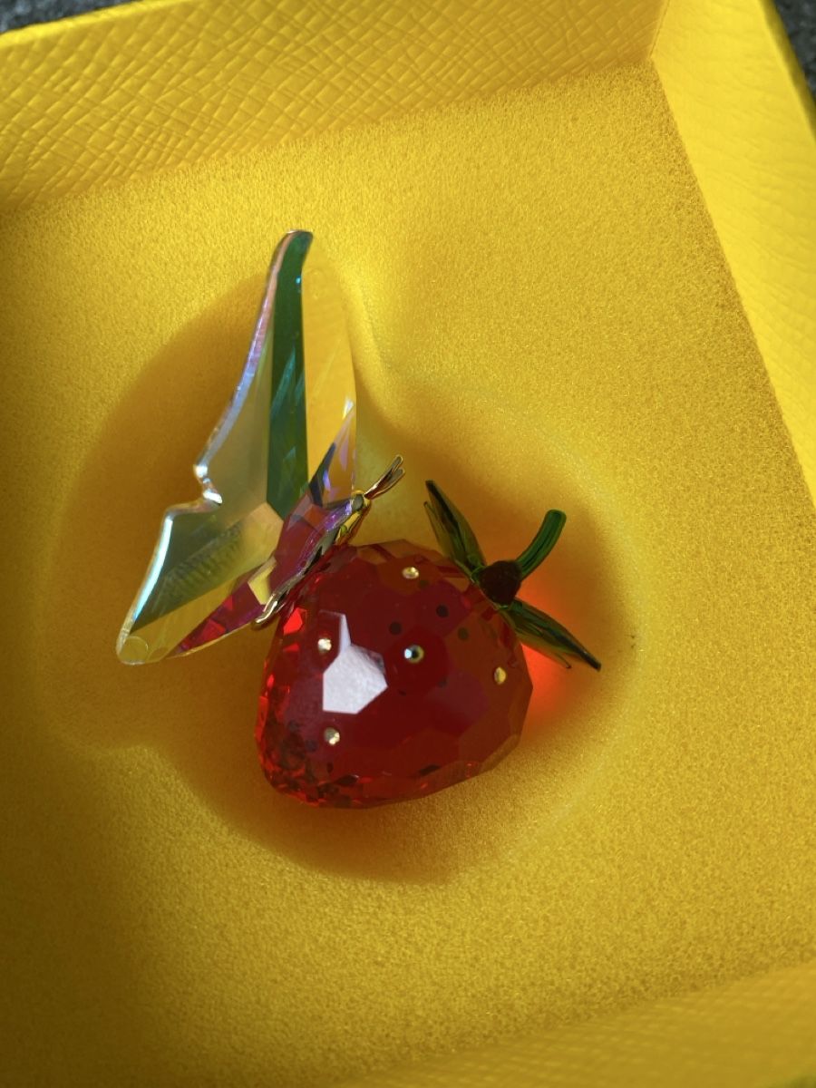 Swarovski Statuette: Swarovski Erdbeere Schmetterling mit Box – Nuovo (secondo la descrizione) da Effretikon venduto da Kiri013 1