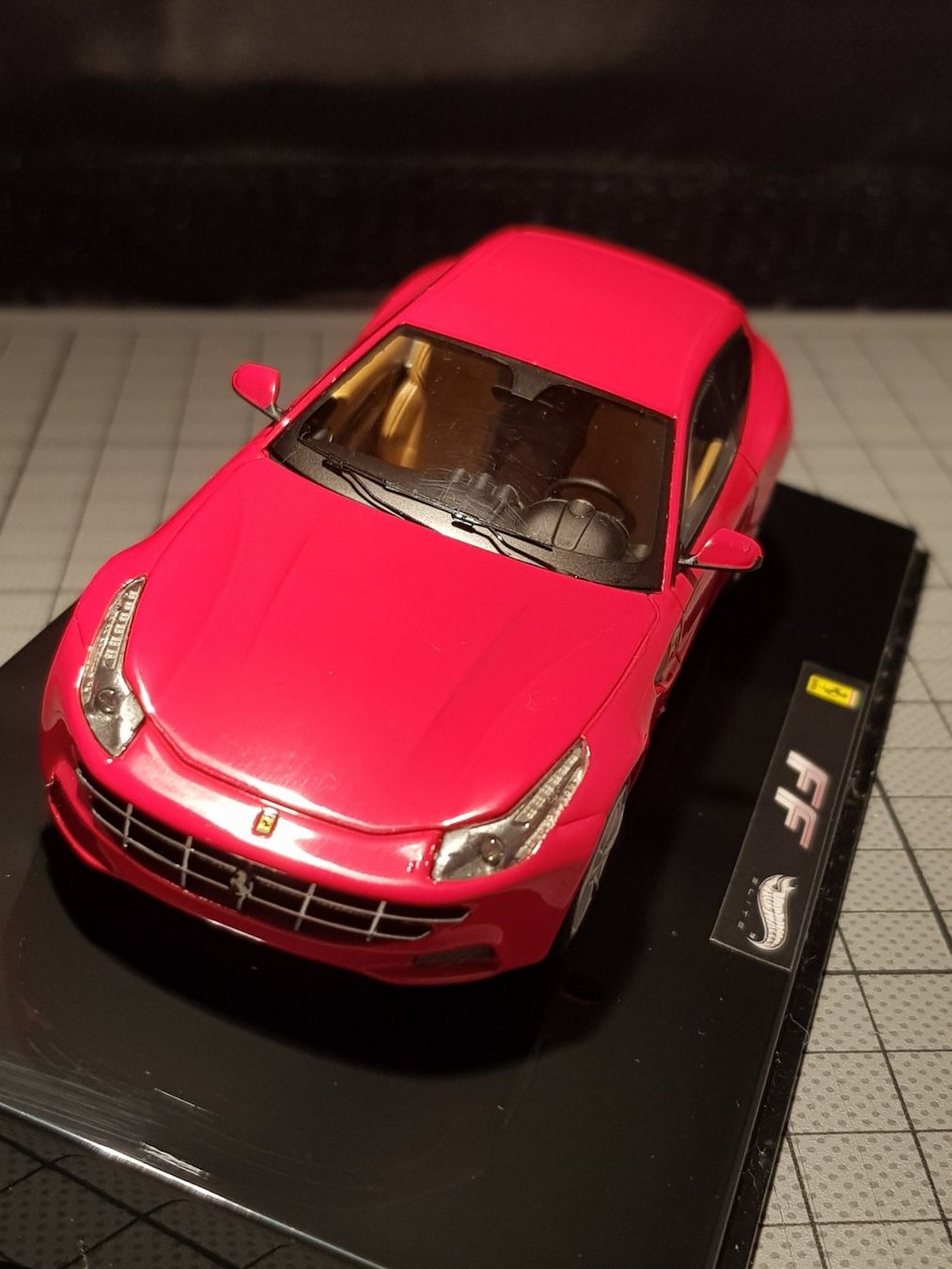 Ferrari Modellini d'auto: Ferrari FF – Nuovo e nell'imballaggio originale da Chézard-St-Martin venduto da AlPat-Collections