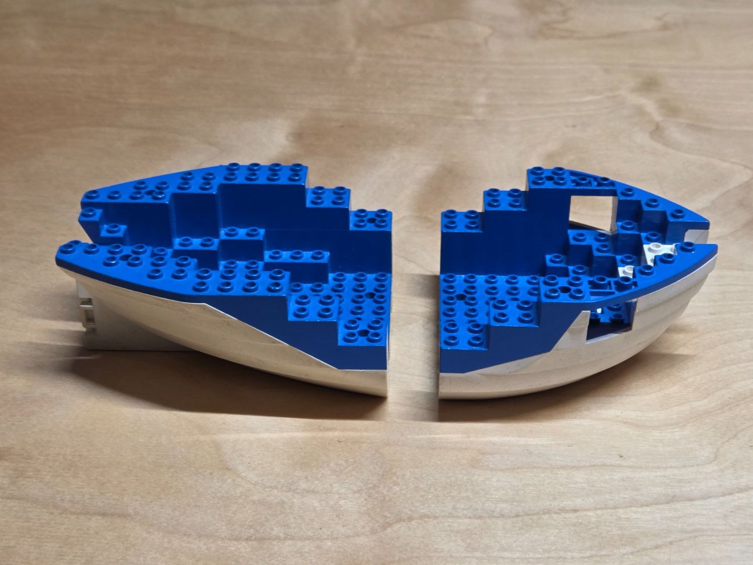 Lego Baukästen: Lego Rumpf Piratenschiff weiss-blau – Gebraucht aus Basadingen von NekoBricks 1