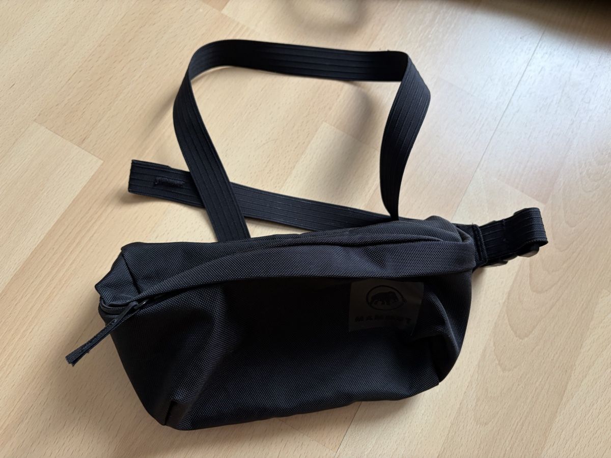Mammut Borse: Bauchtasche Mammut, schwarz – Usato da Herisau venduto da spinn_chind