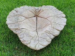 Blattschale aus Steinguss Gartendeko zum Bepflanzen