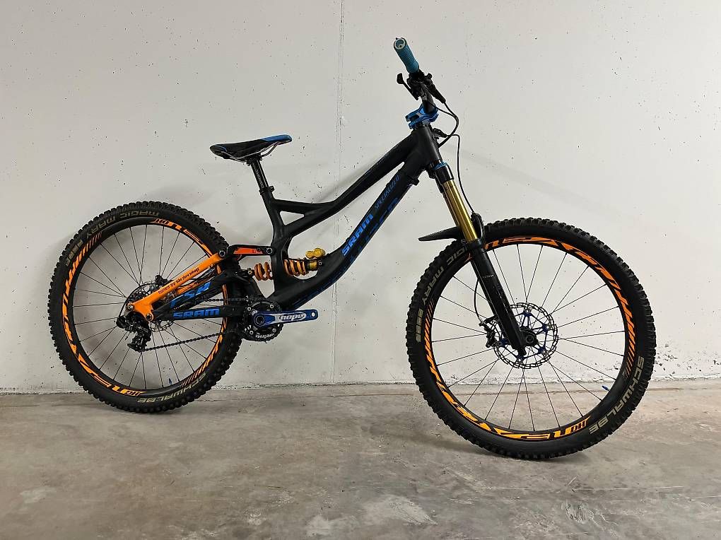 Specialized Biciclette: DH MTB Specialized Demo 8 l - Customaufbau – Usato da Döttingen venduto da Chjipsi