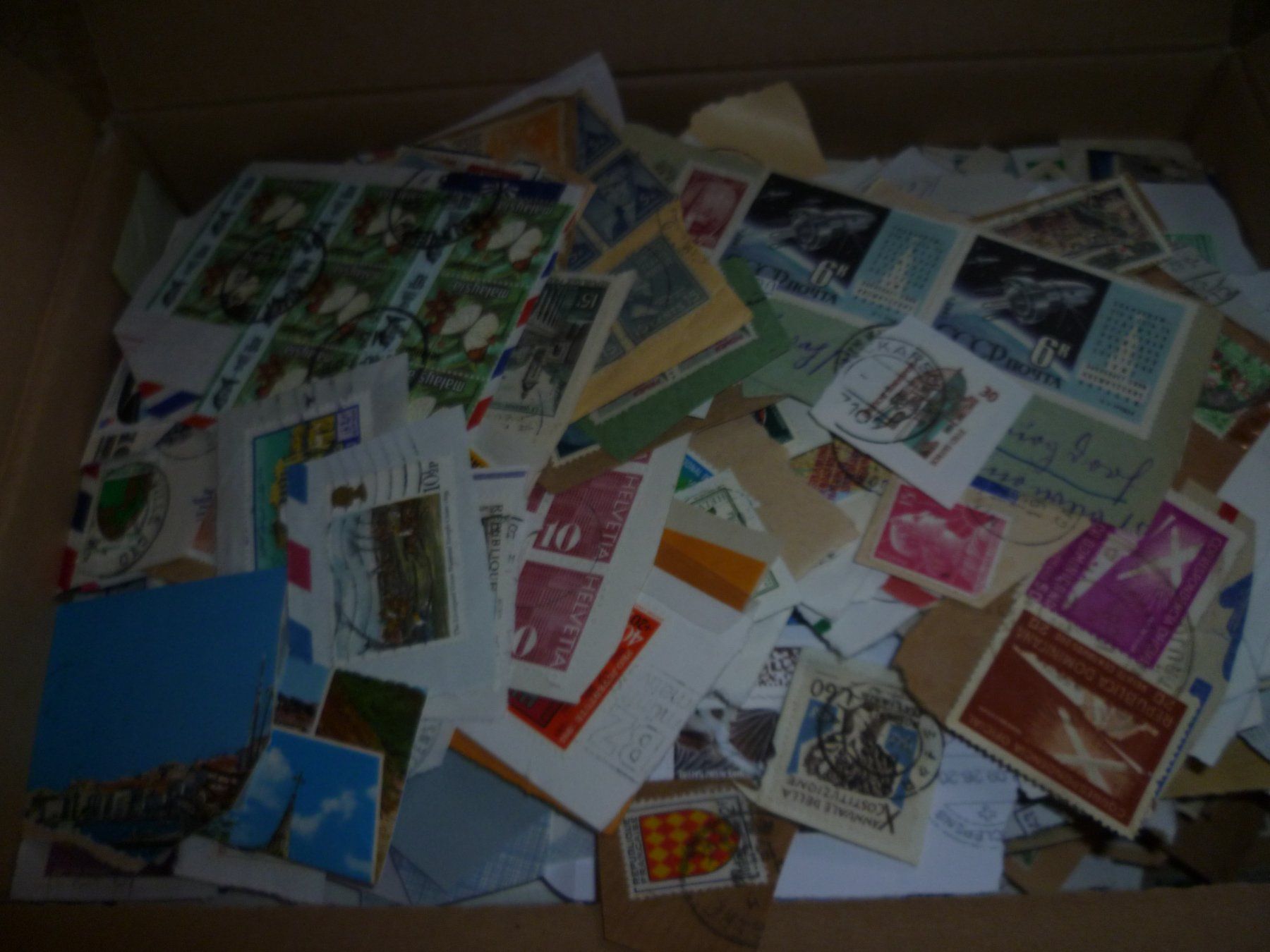 Tous les timbres: carton fragements – D'occasion à Corcelles-Payerne par mao06 1
