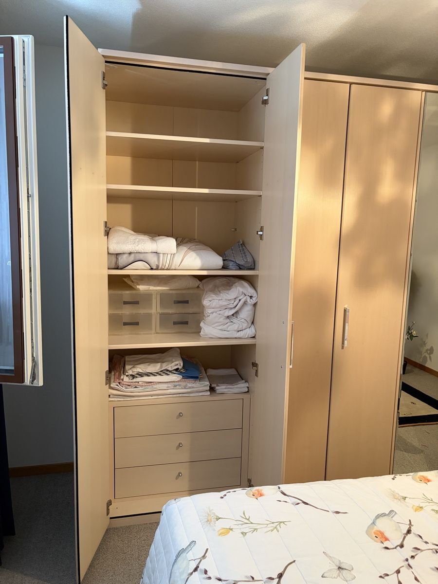 Armoires: Kleiderschrank – D'occasion à Zug par Quips35 1