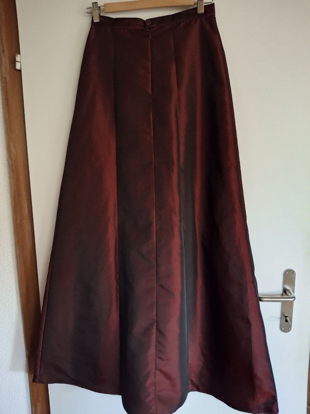 Vestiti: Bordeaux-rotes Abendkleid, 3-teilig – Usato da Zürich venduto da wildflower26 1