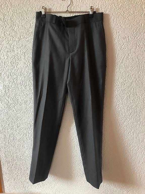 Pantaloni: Anzughose grau – Usato da Hinwil venduto da Hiwikeb 1