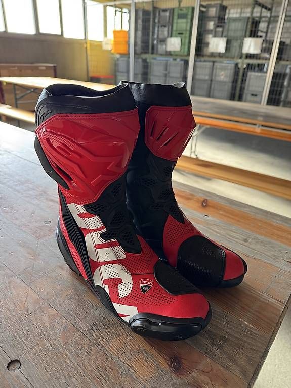 Herrenschuhe: Ducati Alpinestars Motorradstiefel  – Gebraucht aus Bubendorf von Erkam