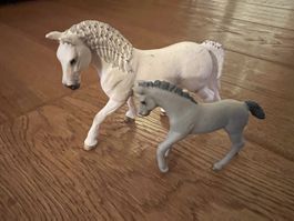 Schleich Pferd mit Fohlen (weiss+grau)
