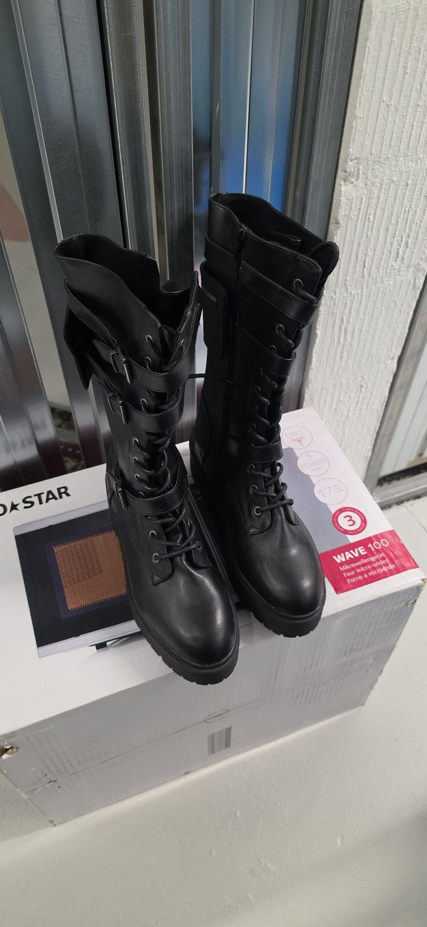 Scarpe da donna: neue Bullboxer Stiefel Gr.41 – Nuovo (secondo la descrizione) da Zürich venduto da Daniela51