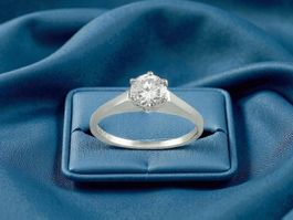 Klassischer Diamant - Ring, 0.57 ct H/SI