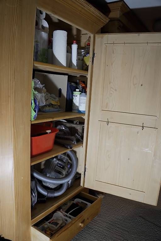 Armadi: antiker Holzschrank – Usato da Ebmatingen venduto da glip 1