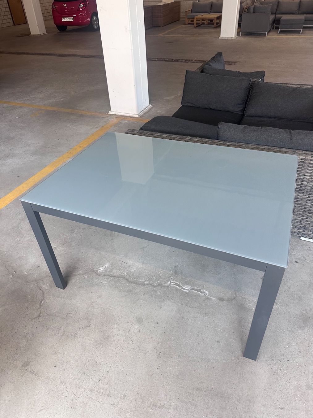 Sofas: Gartenlounge Tisch / Gartentisch – D'occasion à Steinach par EvAy_Trade_2023 2