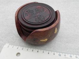 Untersetzer Set aus Holz mit Halterung Blumenmotiv rund