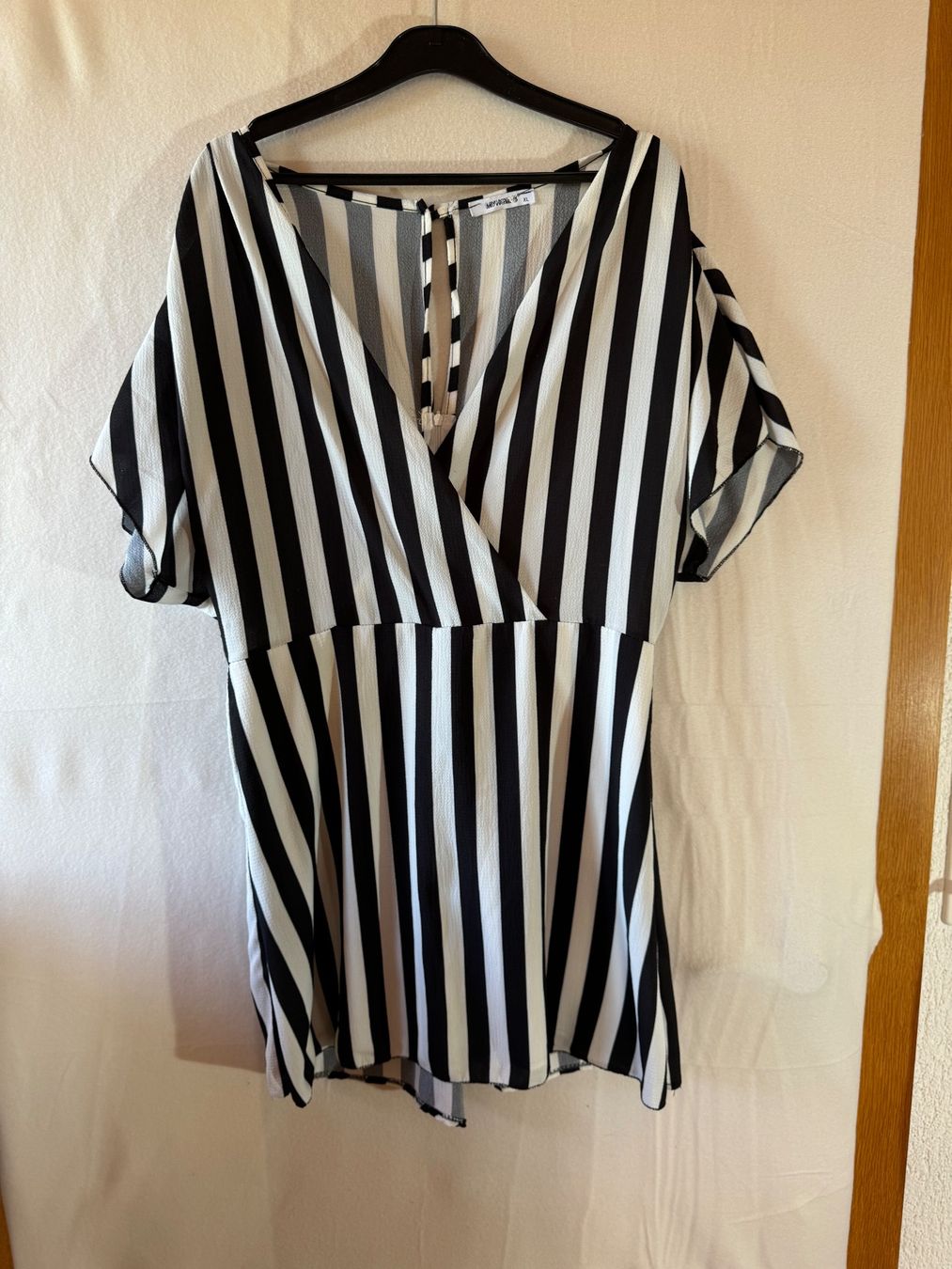 Tute: Kurzer Overall Gr. XL – Usato da Grosswangen venduto da second_hand_dress