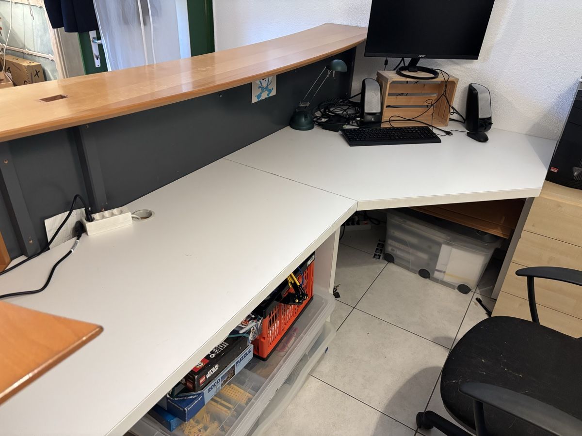 Allestimento di negozi e stand fieristici: Bar / Bürotisch / Empfangstheke – Usato da Lausen venduto da schwaafli 1