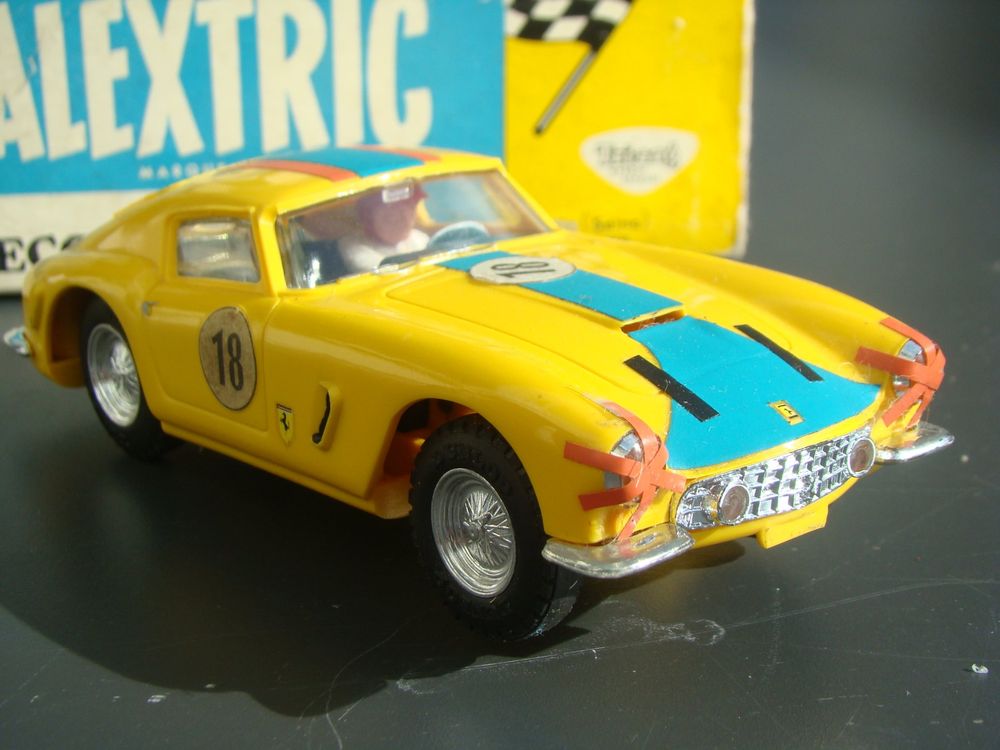 Scalextric Ferrari 250 SWB gelb ovp megaselten France 1:32 | Acheter ...